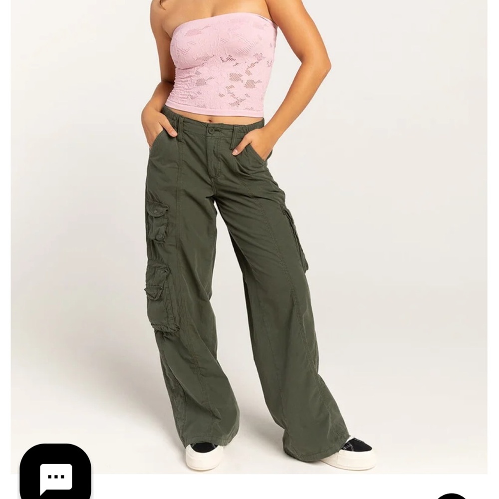 Tilly’s BDG urban outfitters new Y2K women’s cargo pants